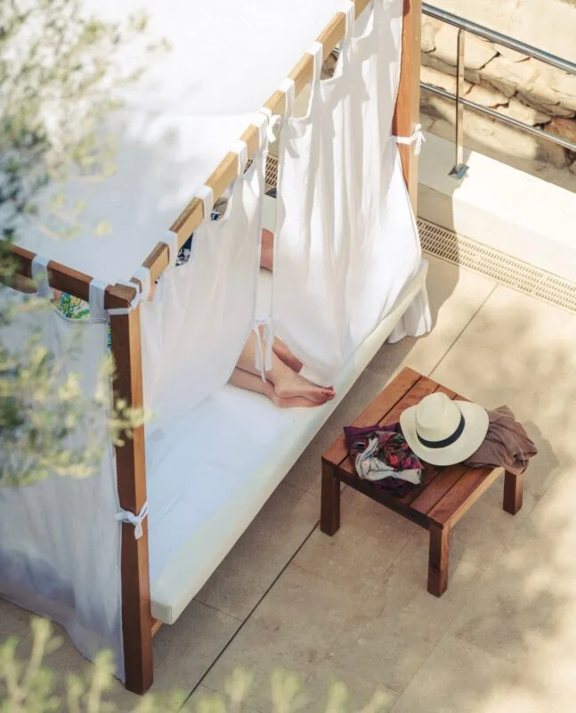 Cama balinesa al atardecer