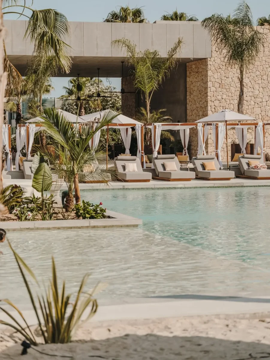 5 Tendencias en Mobiliario Outdoor para Hoteles en 2026