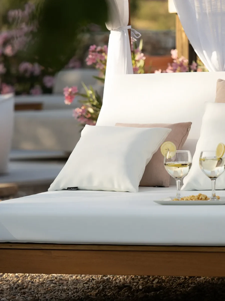 5 Tendencias en Mobiliario Outdoor para Hoteles en 2026