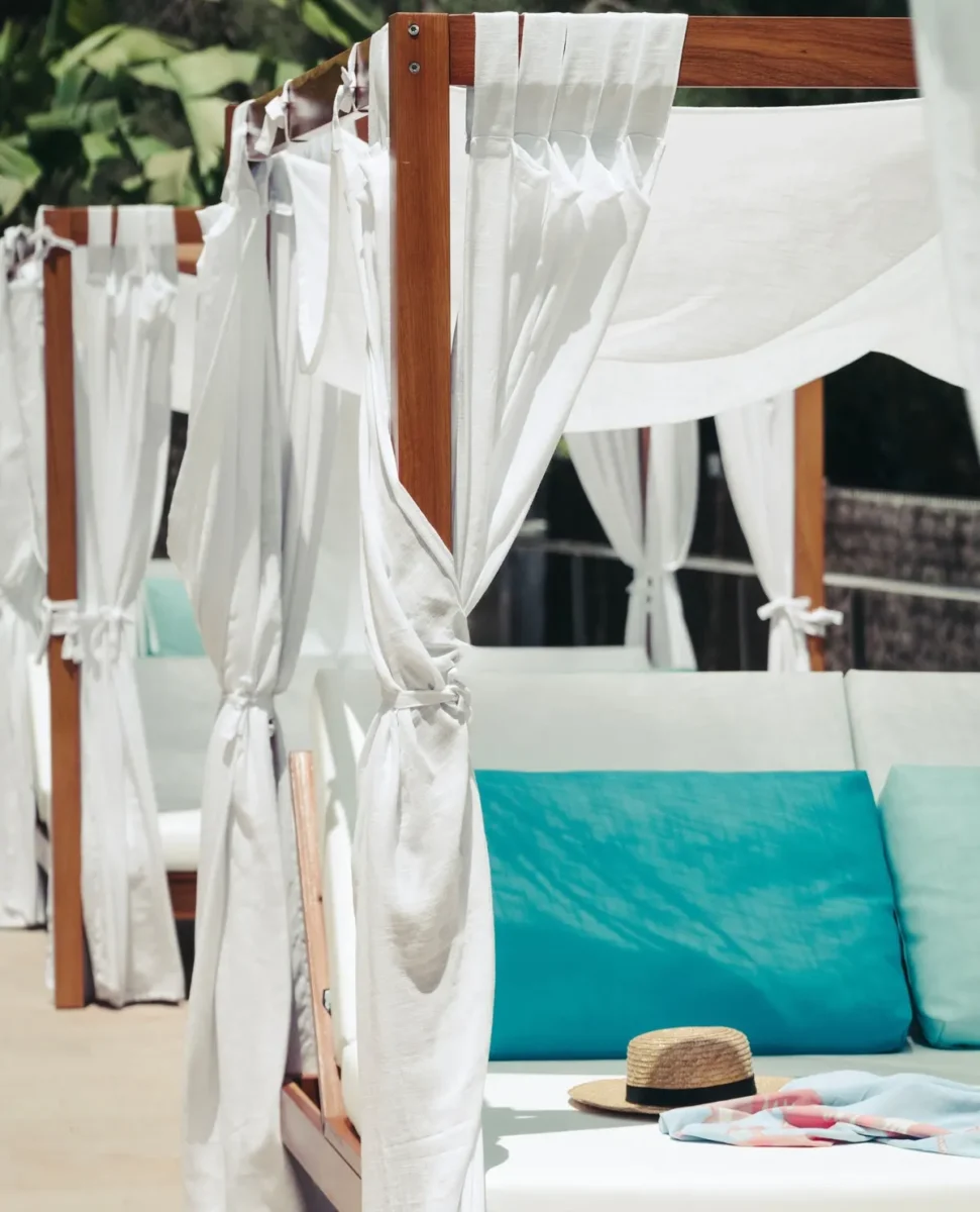 Why have Balinese beds become the new luxury in hotels?