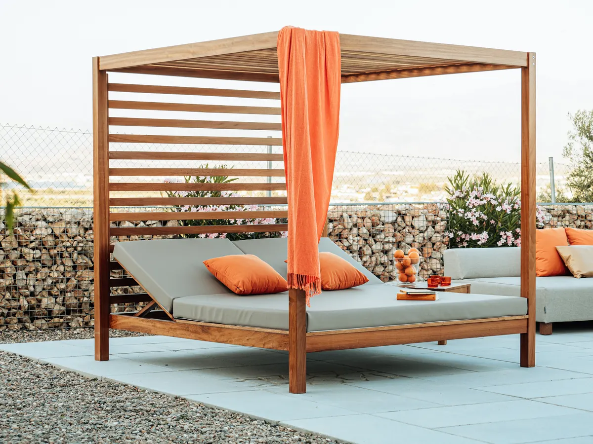 Why have Balinese beds become the new luxury in hotels?